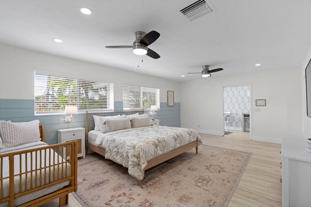 Waterfront-Heated Pool-Mini Golf-Game Room-2Mi Beach Fort Lauderdale Exterior photo