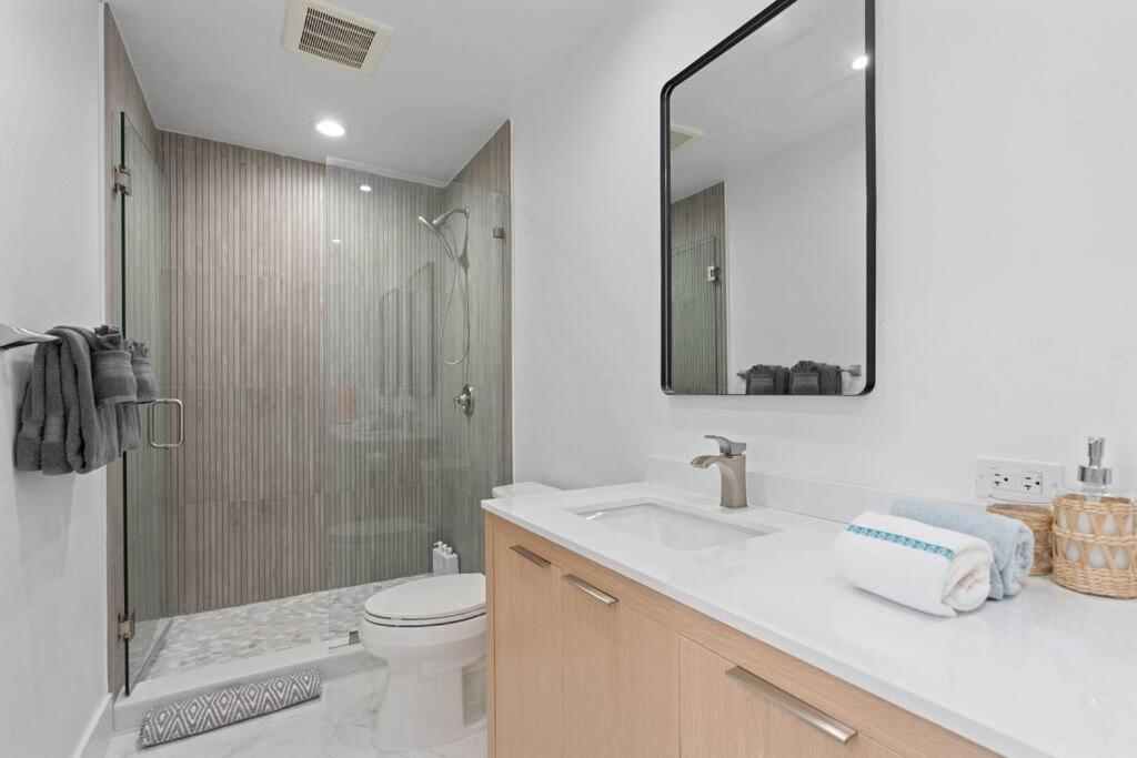 Waterfront-Heated Pool-Mini Golf-Game Room-2Mi Beach Fort Lauderdale Exterior photo
