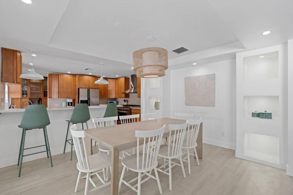 Waterfront-Heated Pool-Mini Golf-Game Room-2Mi Beach Fort Lauderdale Exterior photo